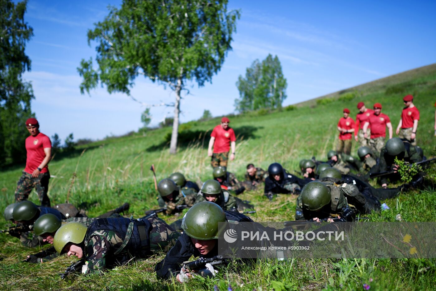 Испытания на право ношения крапового берета среди военнослужащих Росгвардии