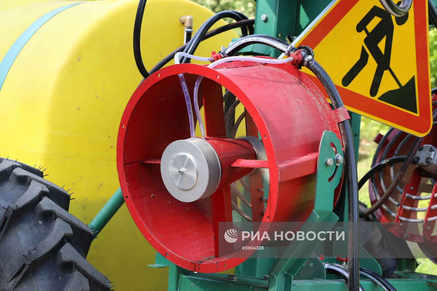 Уничтожение борщевика в Подмосковье