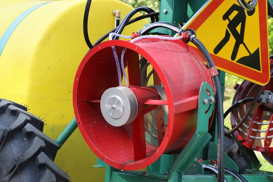 Уничтожение борщевика в Подмосковье 