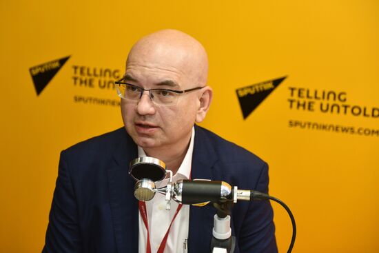 Работа стенда МИА "Россия сегодня" во второй день ПМЭФ