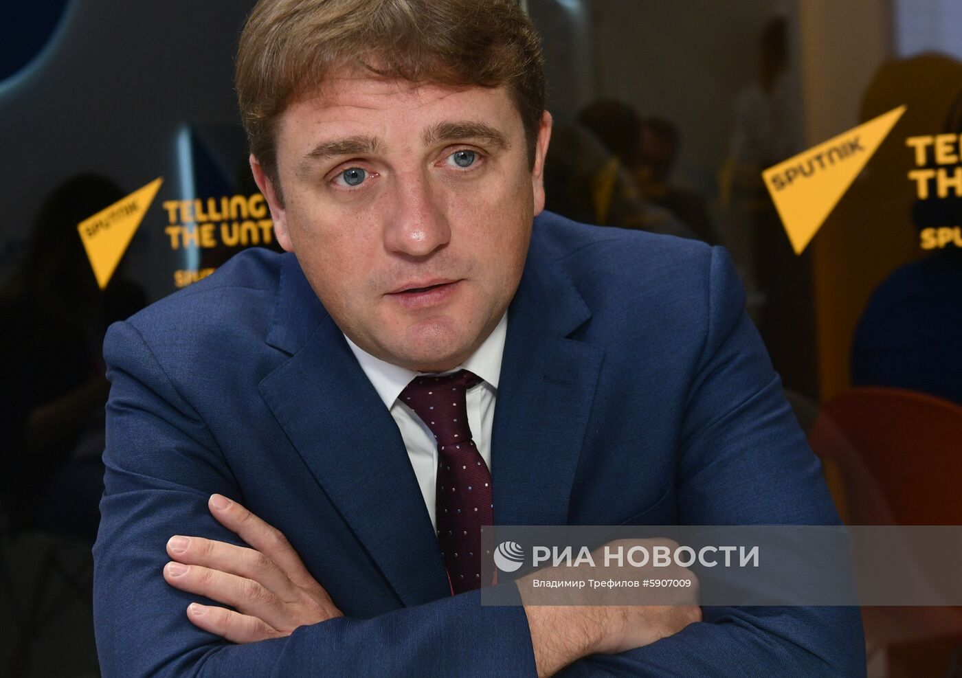 Работа стенда МИА "Россия сегодня" во второй день ПМЭФ