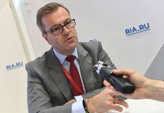 Работа стенда МИА "Россия сегодня" во второй день ПМЭФ