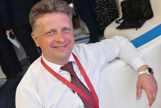 Работа стенда МИА "Россия сегодня" во второй день ПМЭФ