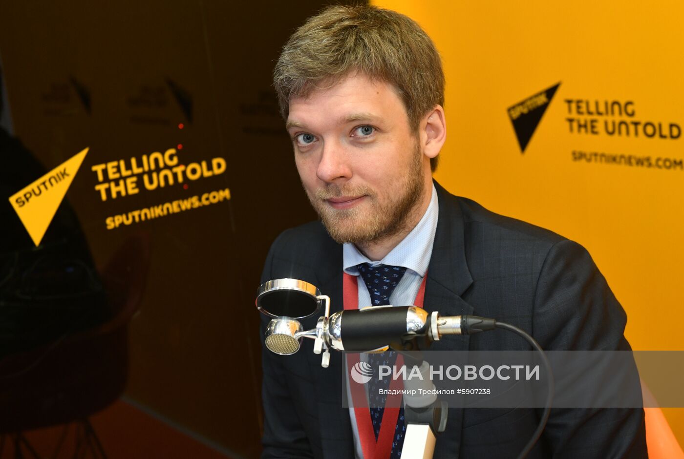 Работа стенда МИА "Россия сегодня" во второй день ПМЭФ