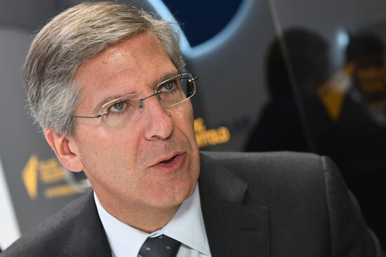 Работа стенда МИА "Россия сегодня" во второй день ПМЭФ