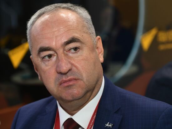 Работа стенда МИА "Россия сегодня" во второй день ПМЭФ