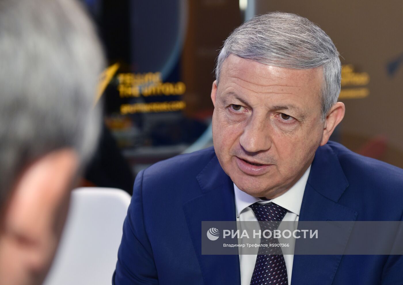 Работа стенда МИА "Россия сегодня" во второй день ПМЭФ