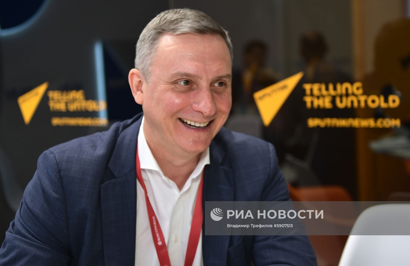 Работа стенда МИА "Россия сегодня" во второй день ПМЭФ