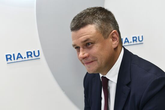 Работа стенда МИА "Россия сегодня" во второй день ПМЭФ