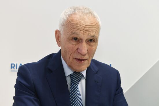 Работа стенда МИА "Россия сегодня" во второй день ПМЭФ