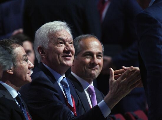 Президент РФ В. Путин на Петербургском международном экономическом форуме. День второй