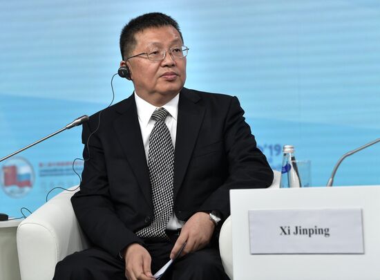 Президент РФ В. Путин на Петербургском международном экономическом форуме. День второй