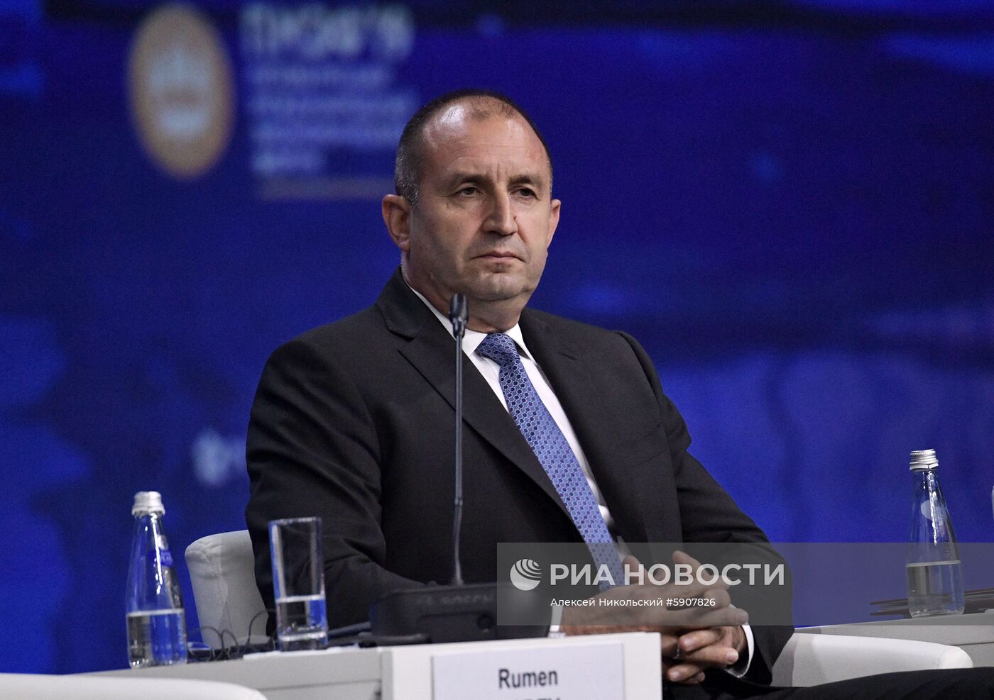 Президент РФ В. Путин на Петербургском международном экономическом форуме. День второй