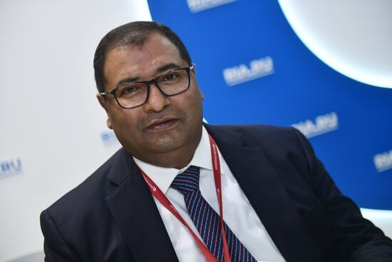 Работа стенда МИА "Россия сегодня" во второй день ПМЭФ