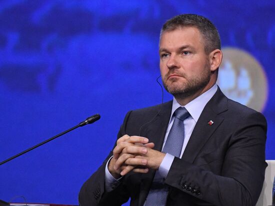 Президент РФ В. Путин на Петербургском международном экономическом форуме. День второй