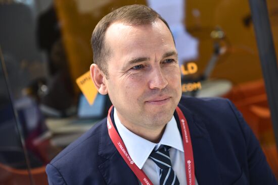 Работа стенда МИА "Россия сегодня" во второй день ПМЭФ