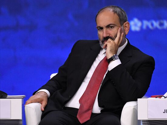 Президент РФ В. Путин на Петербургском международном экономическом форуме. День второй