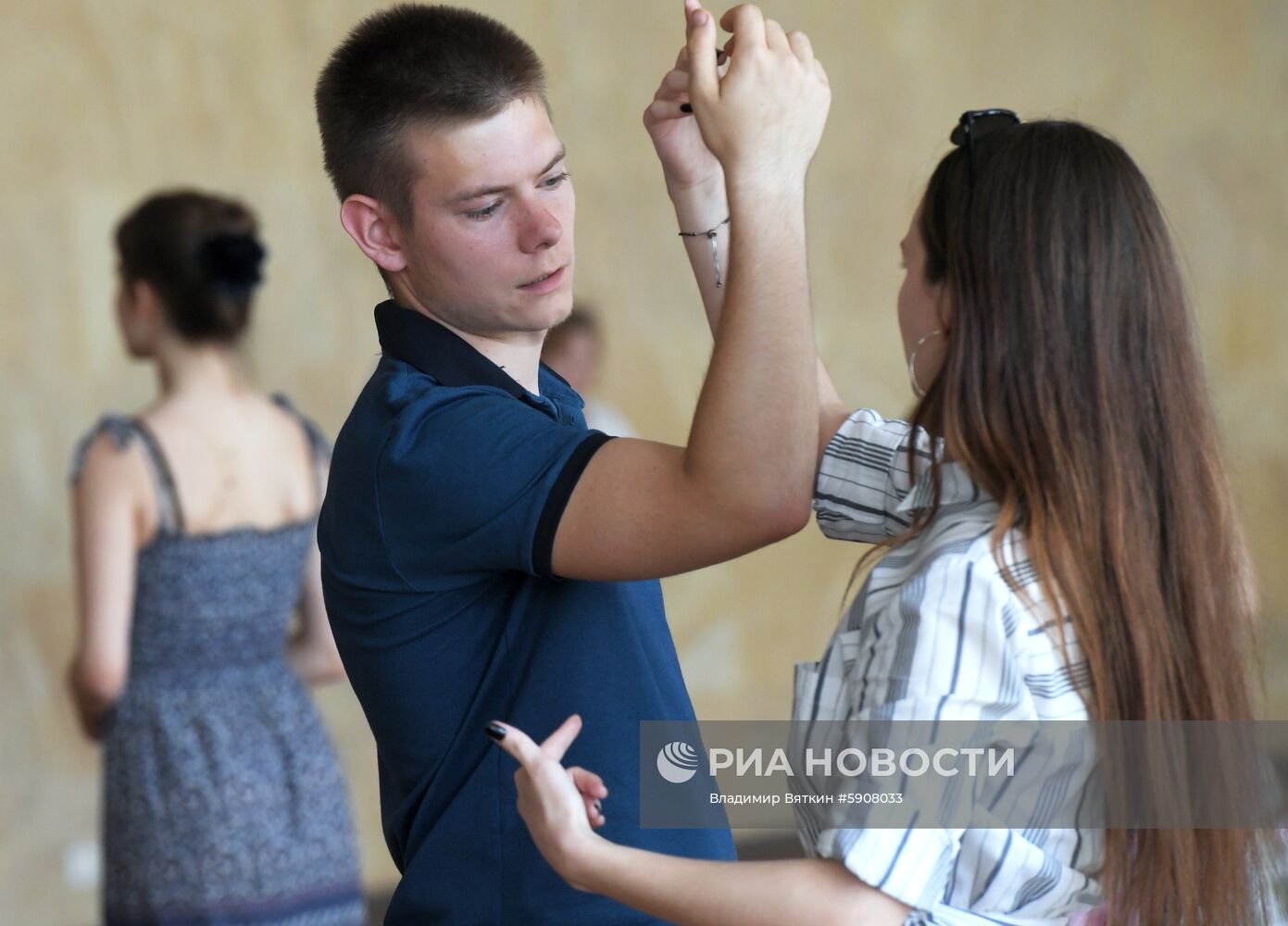 Репетиция школьного вальса в Кремле