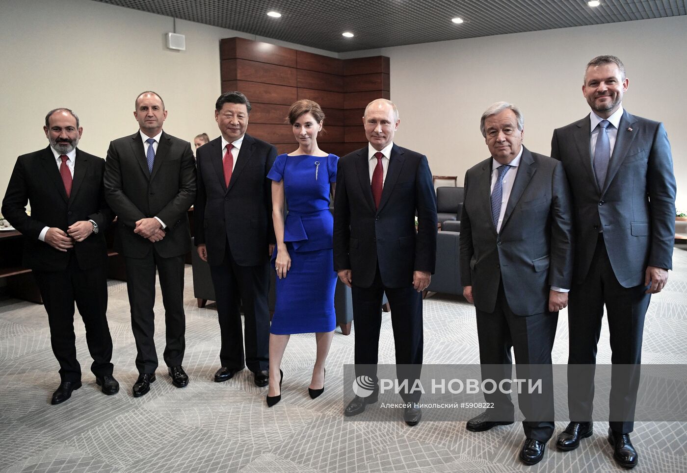 Президент РФ В. Путин на Петербургском международном экономическом форуме. День второй