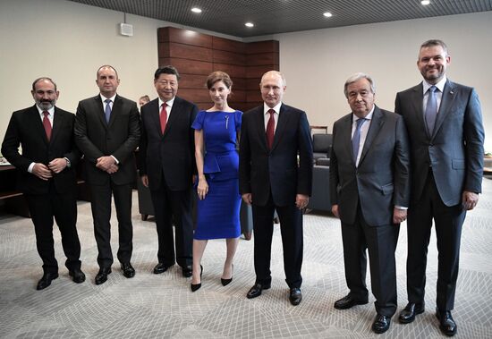 Президент РФ В. Путин на Петербургском международном экономическом форуме. День второй