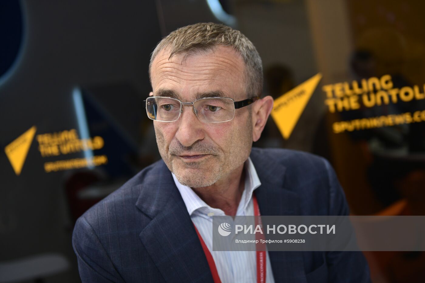 Работа стенда МИА "Россия сегодня" во второй день ПМЭФ