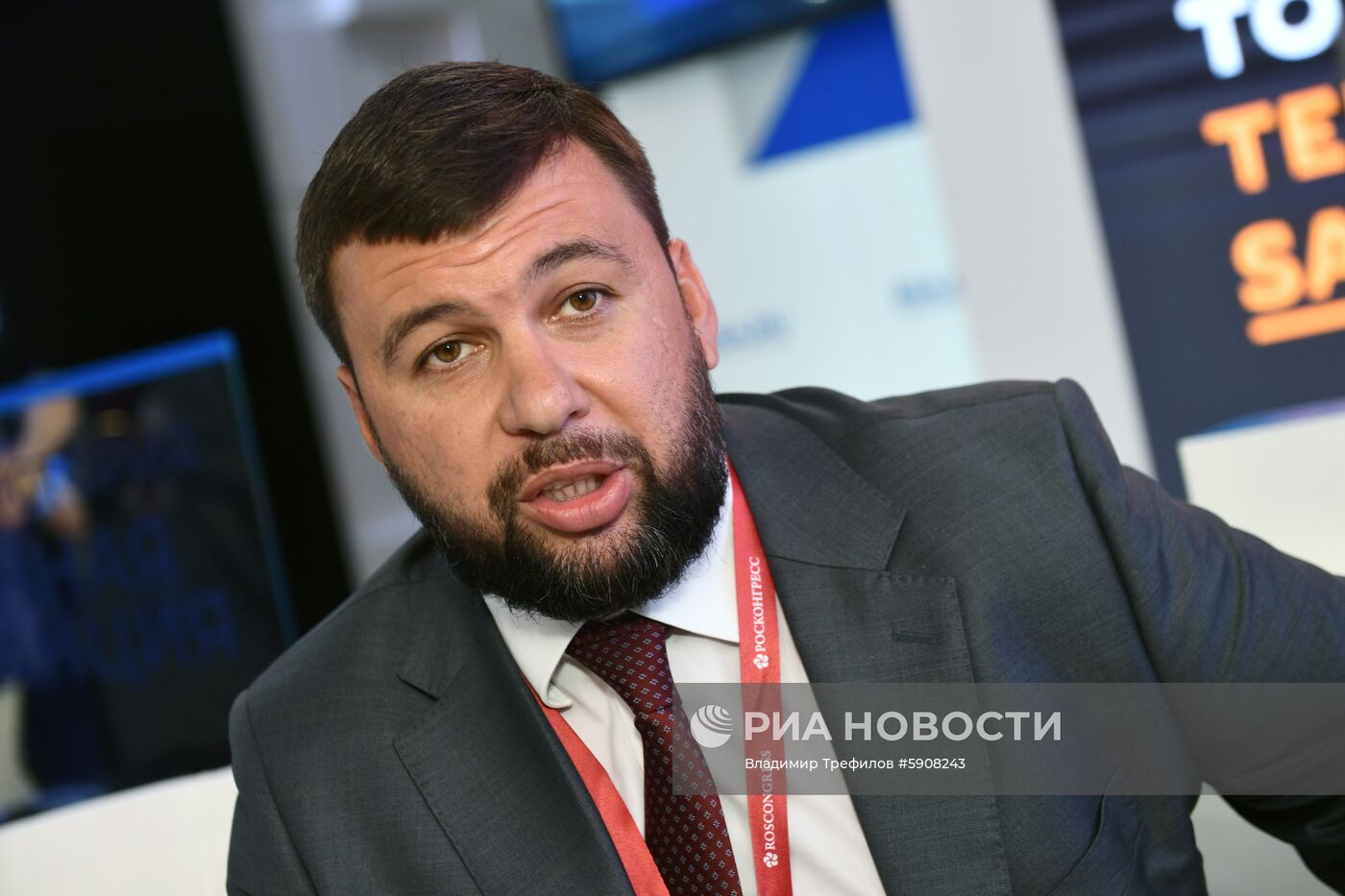 Работа стенда МИА "Россия сегодня" во второй день ПМЭФ