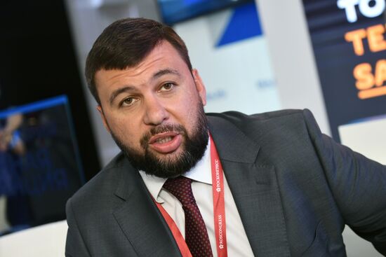 Работа стенда МИА "Россия сегодня" во второй день ПМЭФ