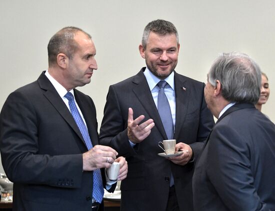 Президент РФ В. Путин на Петербургском международном экономическом форуме. День второй