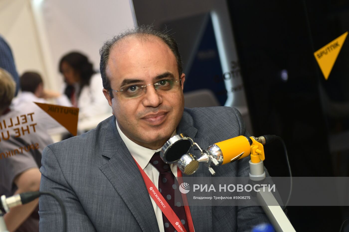 Работа стенда МИА "Россия сегодня" во второй день ПМЭФ