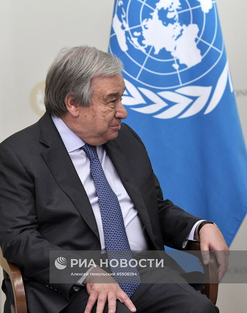 Президент РФ В. Путин на Петербургском международном экономическом форуме. День второй