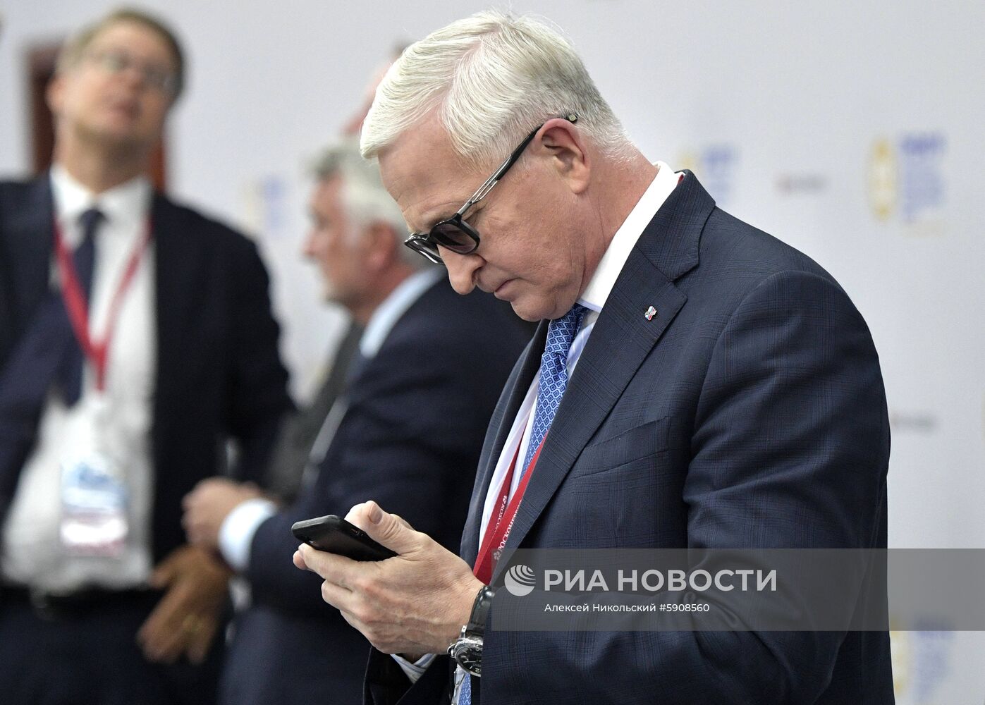 Президент РФ В. Путин на Петербургском международном экономическом форуме. День второй