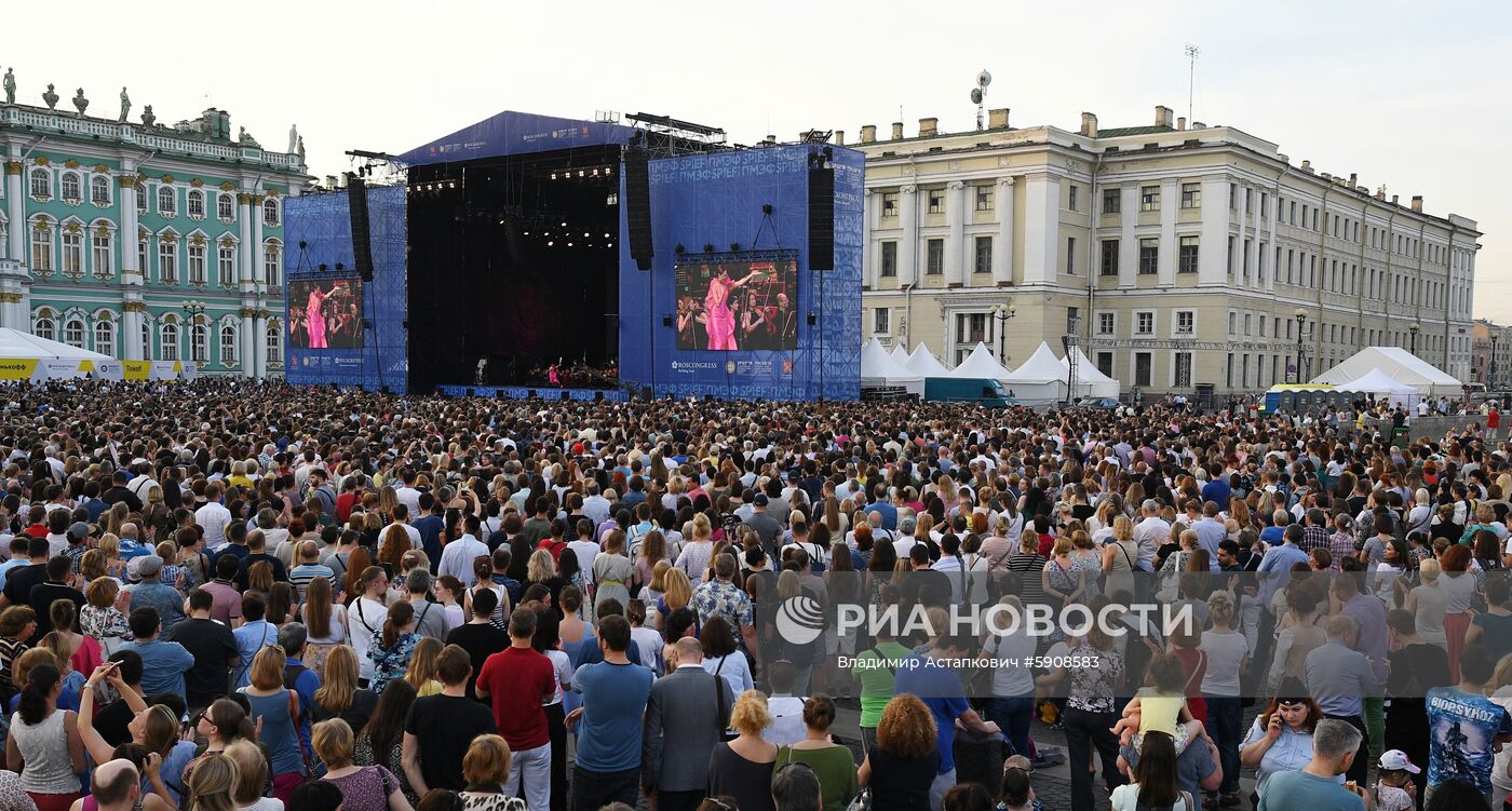 Концерт Андреа Бочелли на Дворцовой площади 