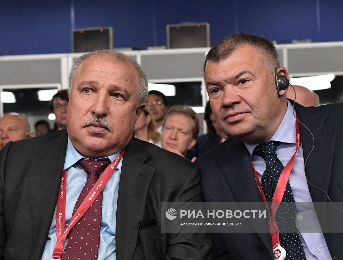 Президент РФ В. Путин на Петербургском международном экономическом форуме. День второй