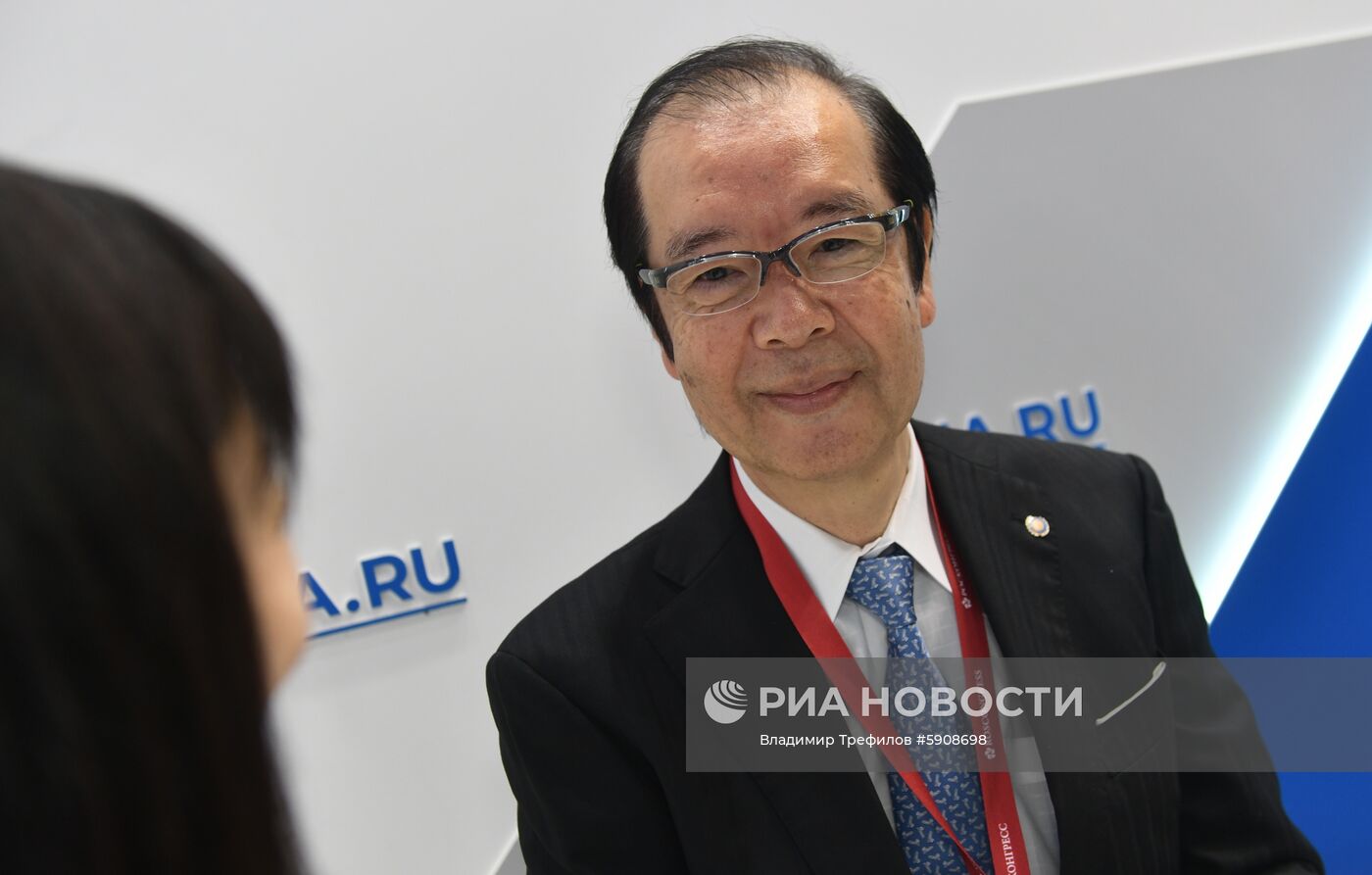 Работа стенда МИА "Россия сегодня" во второй день ПМЭФ