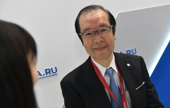 Работа стенда МИА "Россия сегодня" во второй день ПМЭФ