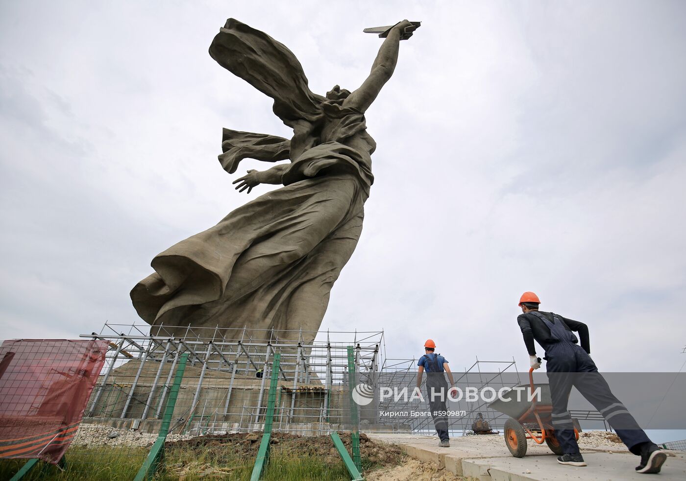 Реконструкция монумента "Родина-мать зовет!" на Мамаевом кургане 