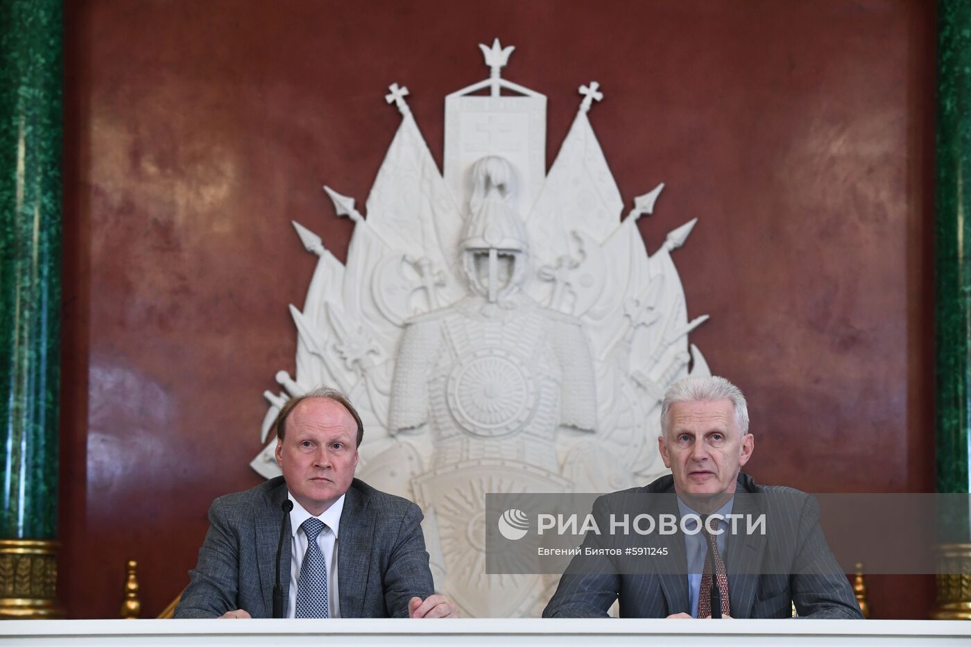 Брифинг  В. Толстого и А. Фурсенко по Госпремиям 