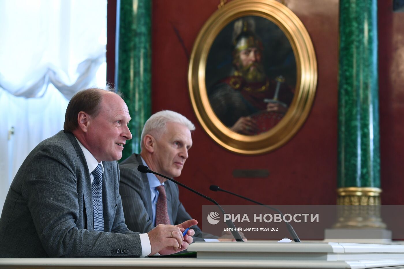 Брифинг  В. Толстого и А. Фурсенко по Госпремиям 