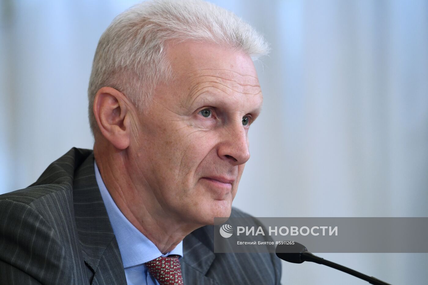 Брифинг  В. Толстого и А. Фурсенко по Госпремиям 