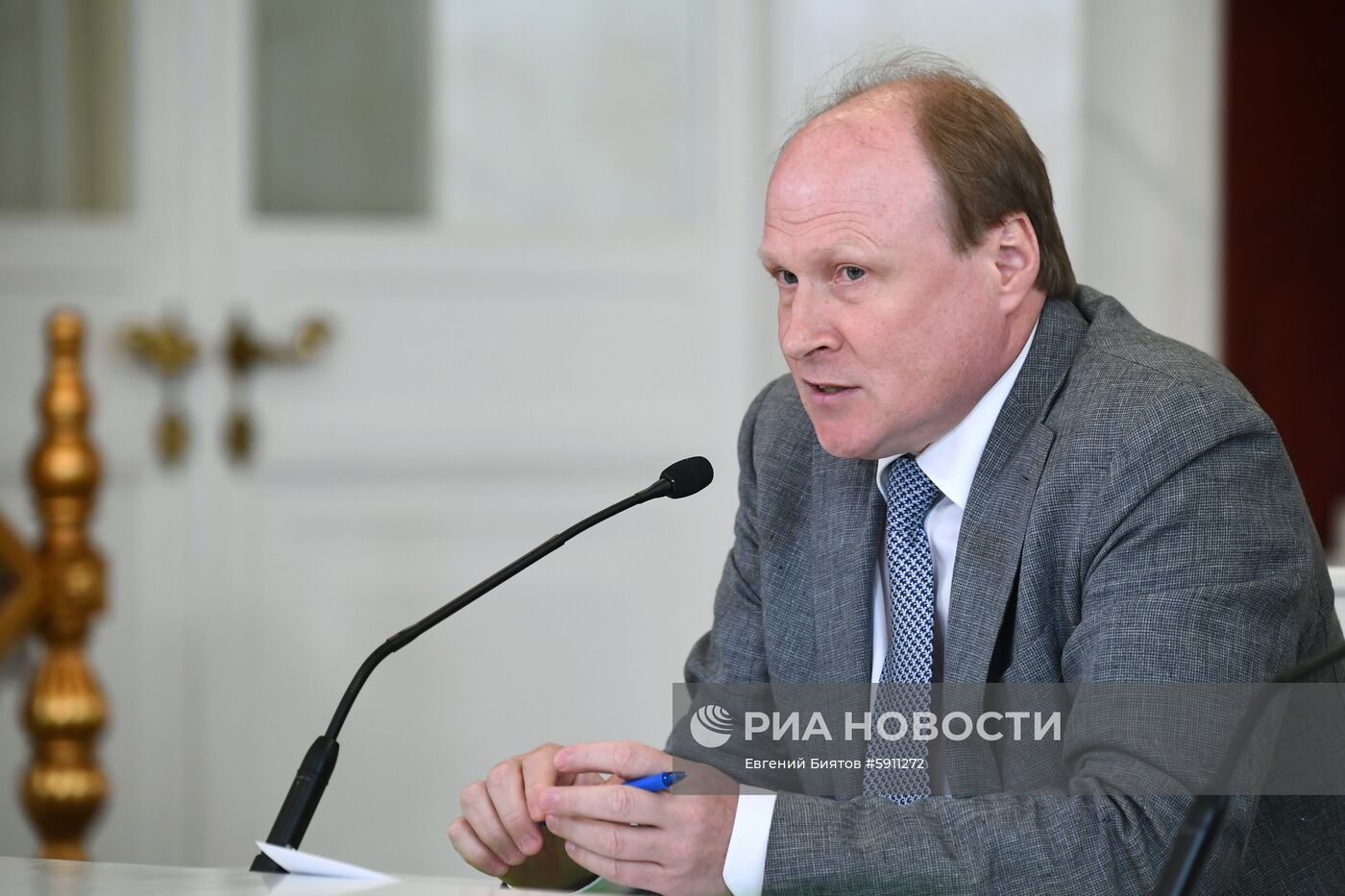 Брифинг  В. Толстого и А. Фурсенко по Госпремиям 