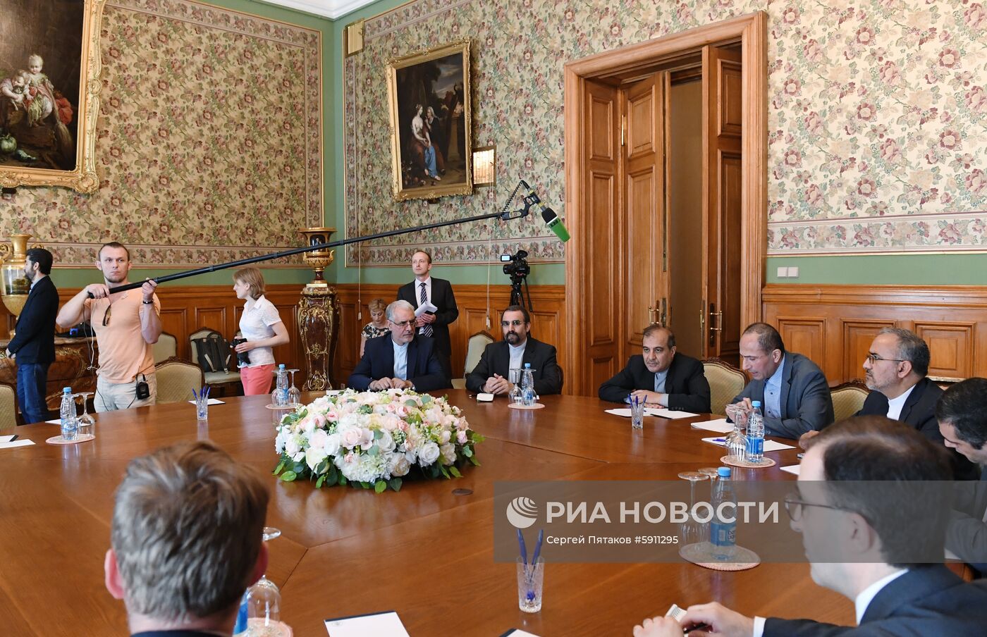 Встреча заместителей глав МИД РФ и Ирана С. Вершинина и А. А. Хаджа