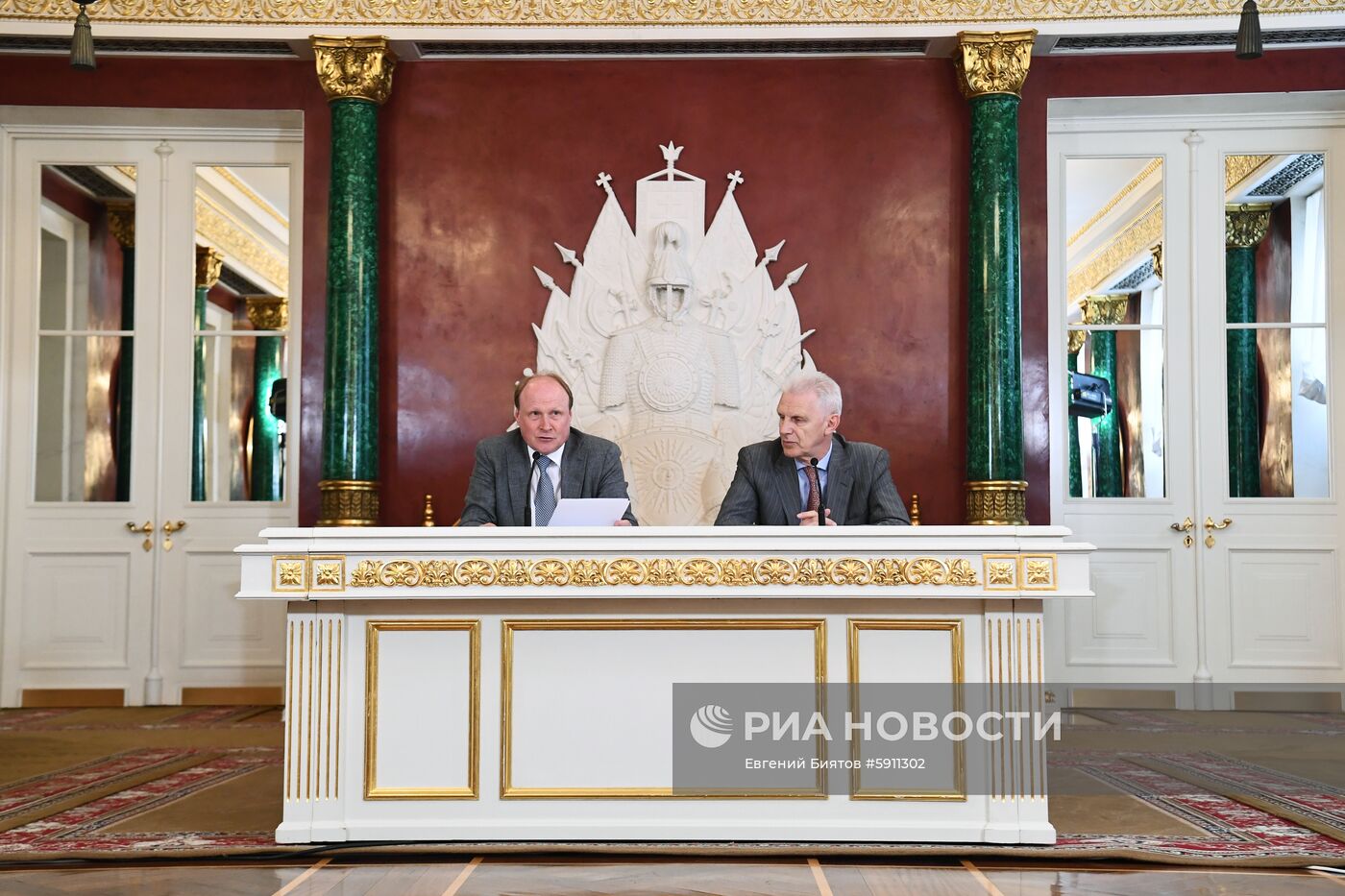 Брифинг  В. Толстого и А. Фурсенко по Госпремиям