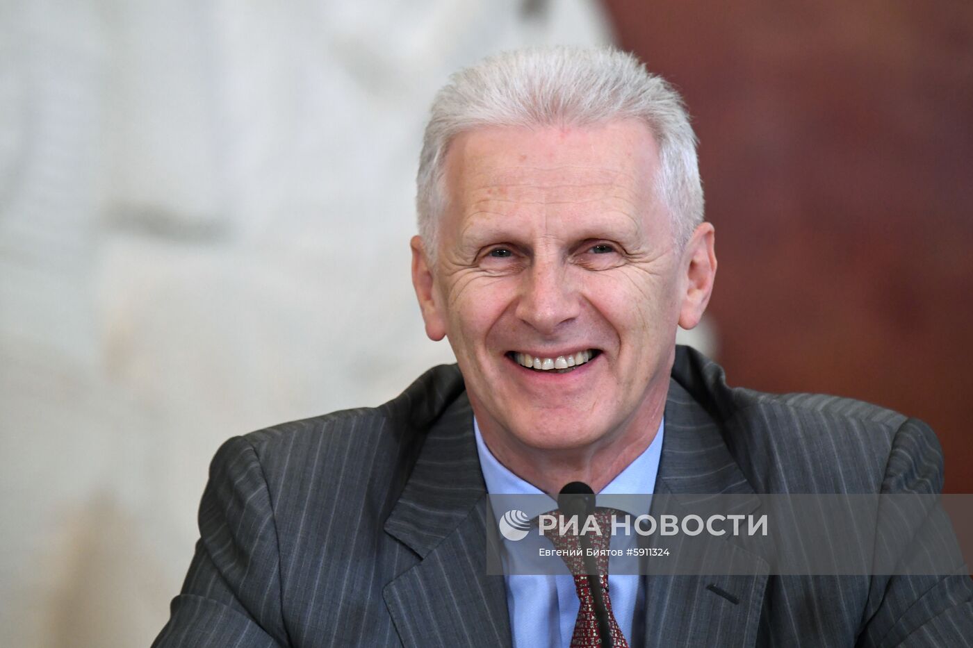 Брифинг  В. Толстого и А. Фурсенко по Госпремиям 