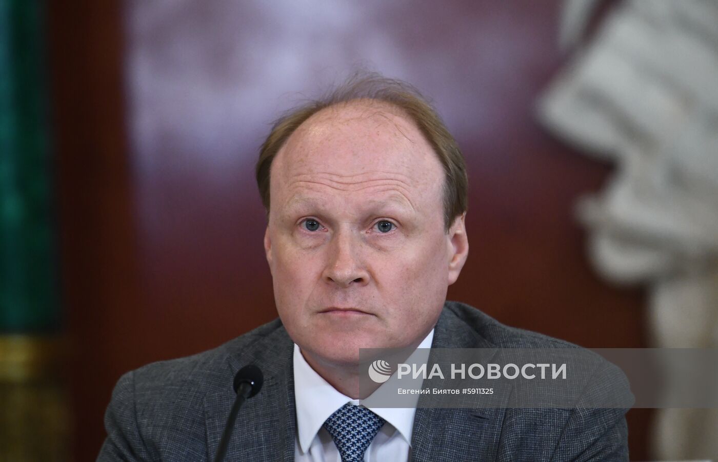 Брифинг  В. Толстого и А. Фурсенко по Госпремиям 