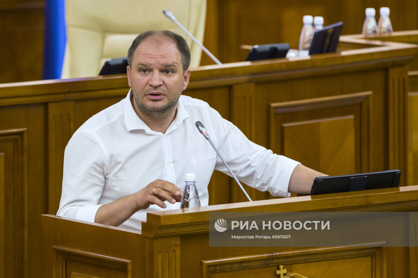 Заседание кабинета министров и парламента в Молдавии