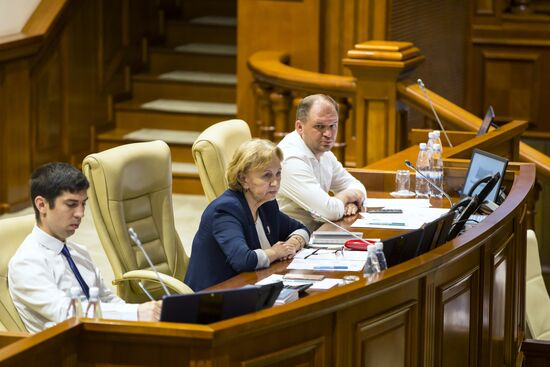 Заседание кабинета министров и парламента в Молдавии