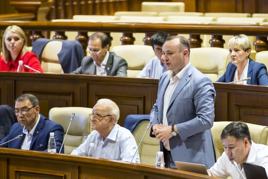 Заседание кабинета министров и парламента в Молдавии