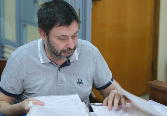 Заседание суда по делу журналиста К. Вышинского в Киеве