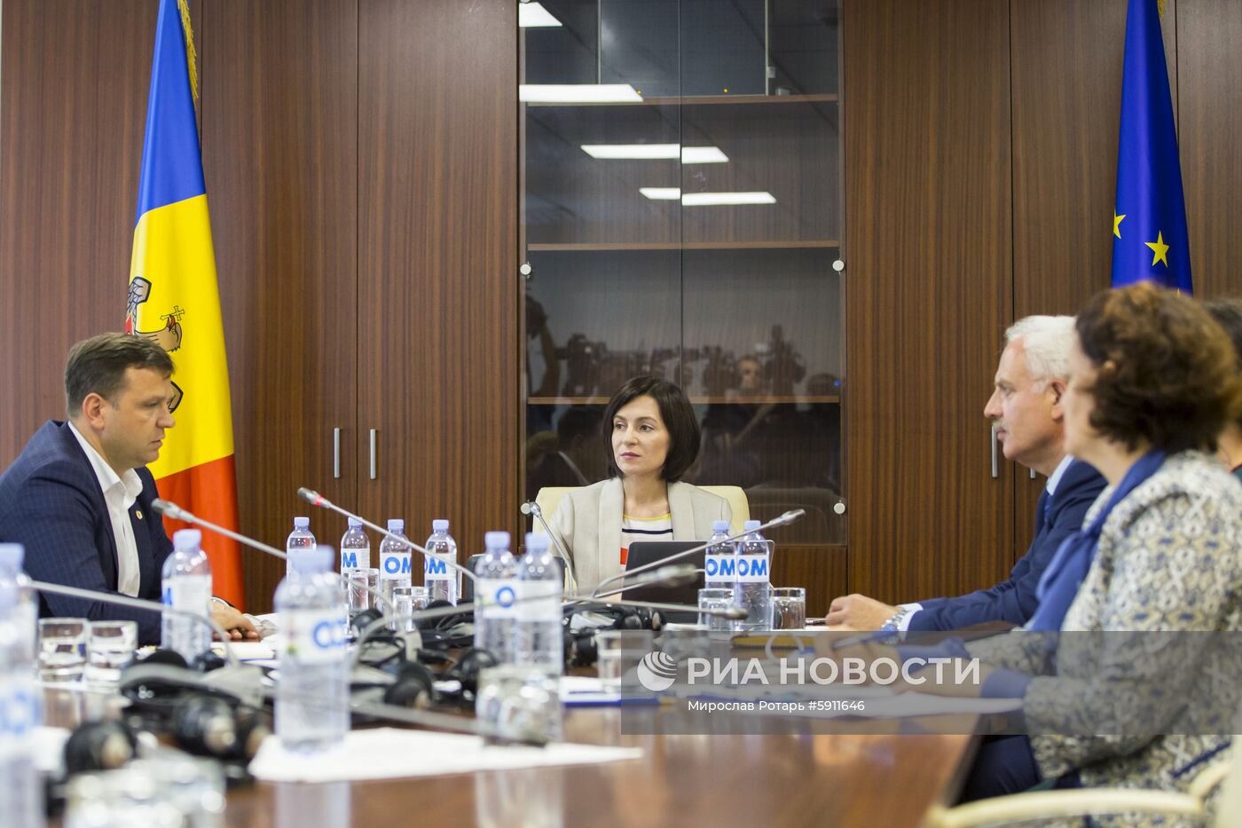 Заседание кабинета министров и парламента в Молдавии