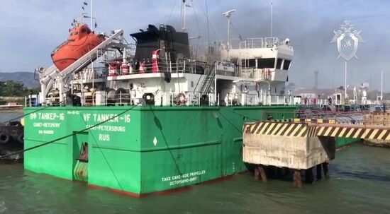 Взрыв на танкере в порту Махачкалы 